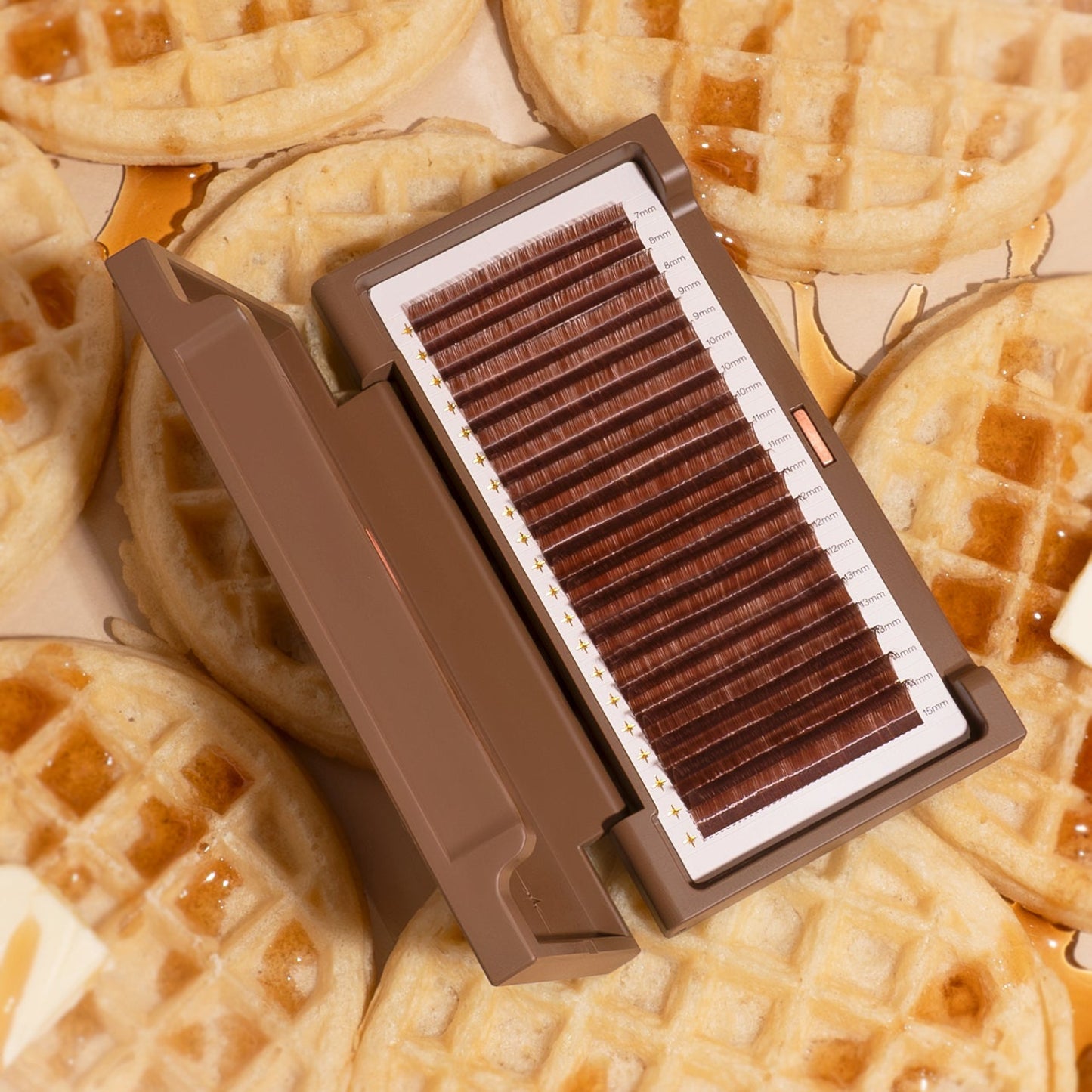 Brown Artistry Shades |  Bear Hugs  |  Everything Lashes .03mm (20 Rows/Tray)