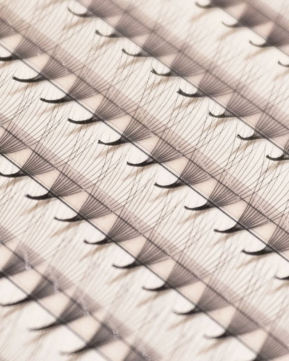 Loose Base Promade 0.03mm Lash Extensions | Light Heart Lash