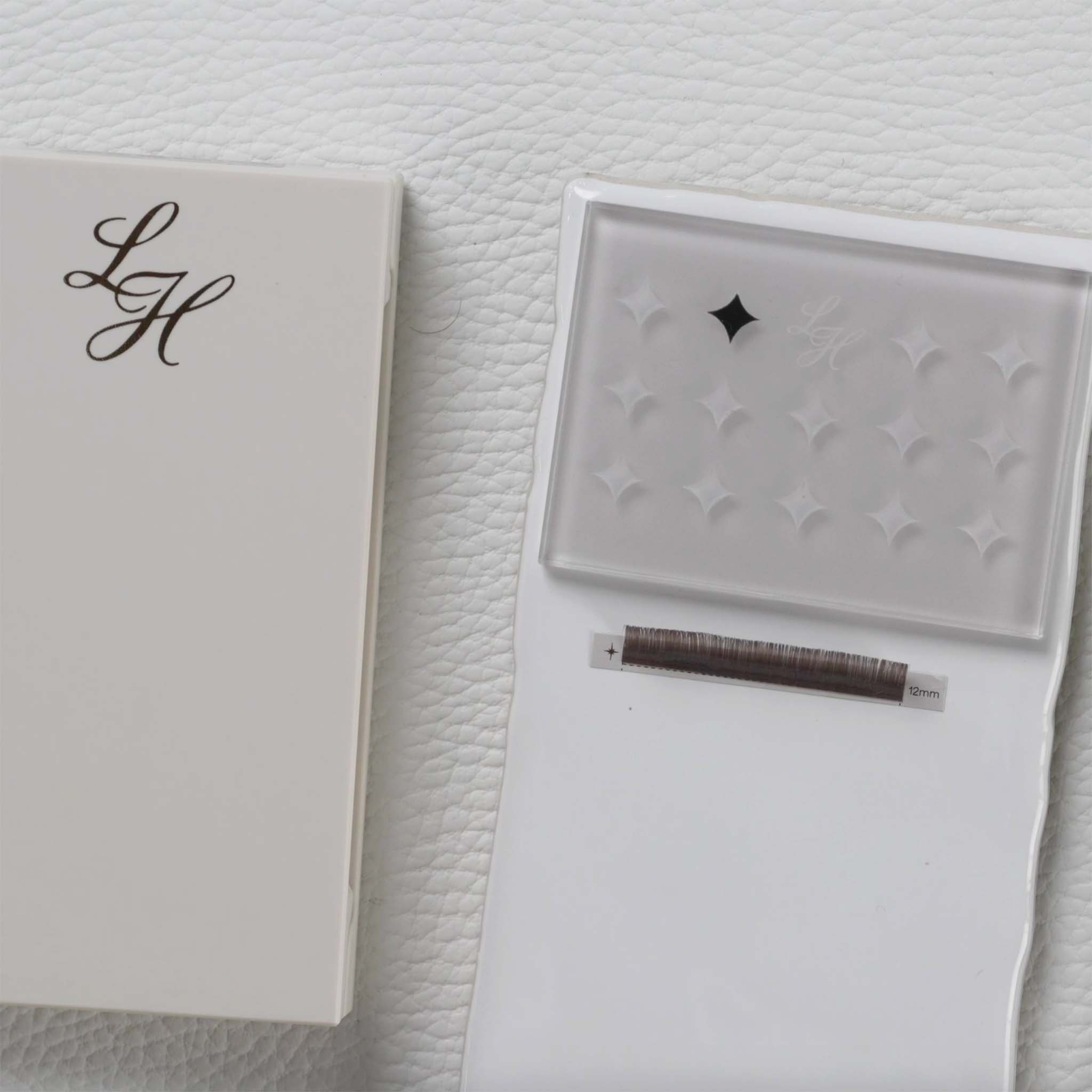 Light Heart Lash Glue Palette - Thumbnail 2